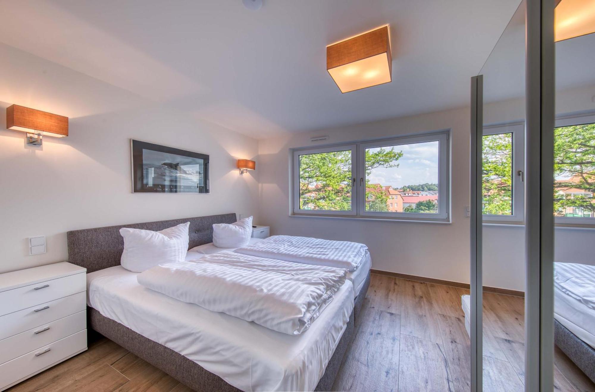 Mueritz Utkiek - Apartment Mit Seeblick & Balkon In Der Hafenresidenz Варен Екстер'єр фото