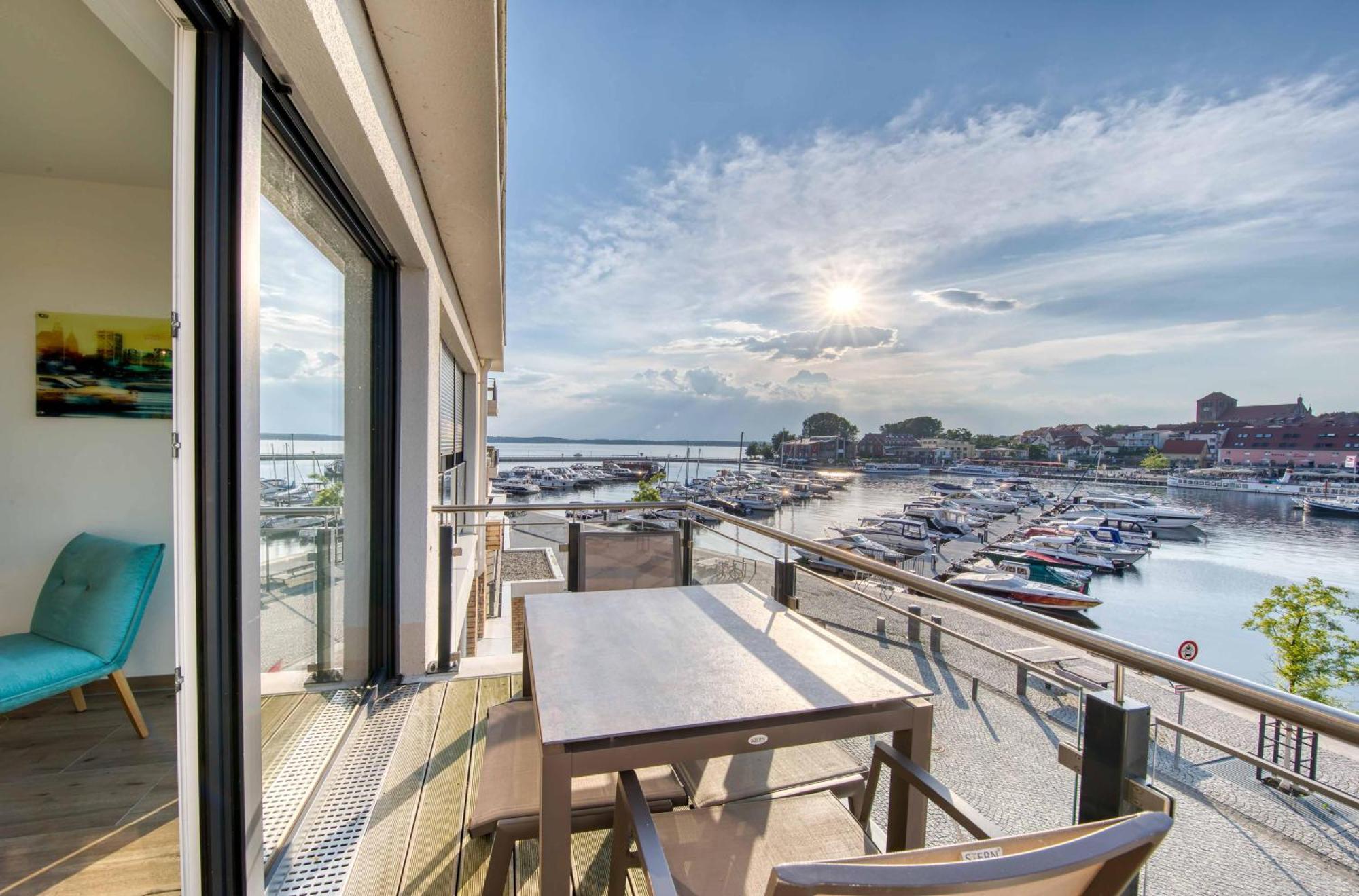 Mueritz Utkiek - Apartment Mit Seeblick & Balkon In Der Hafenresidenz Варен Екстер'єр фото